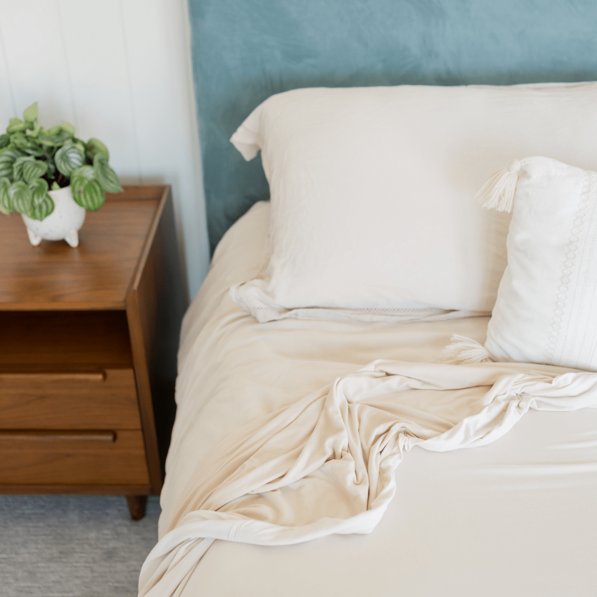 Bed blankets that help regulate body temperature and wick moisture away, keeping you more comfortable all night long.