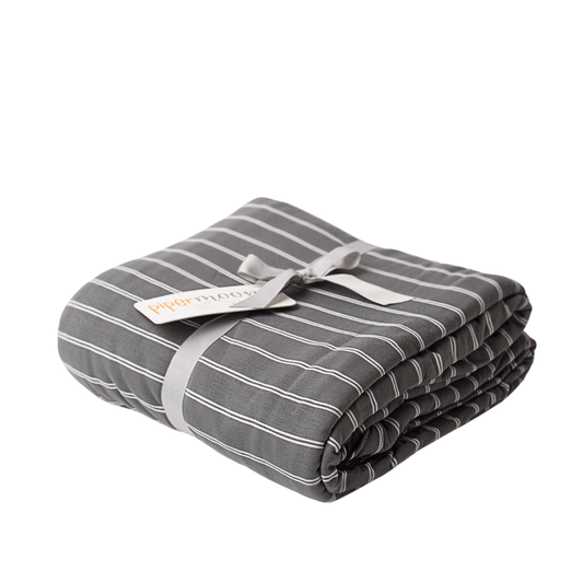 Hug blankets are made from our specially formulated fabric that naturally wicks moisture helping you to regulate your temperature all night long.