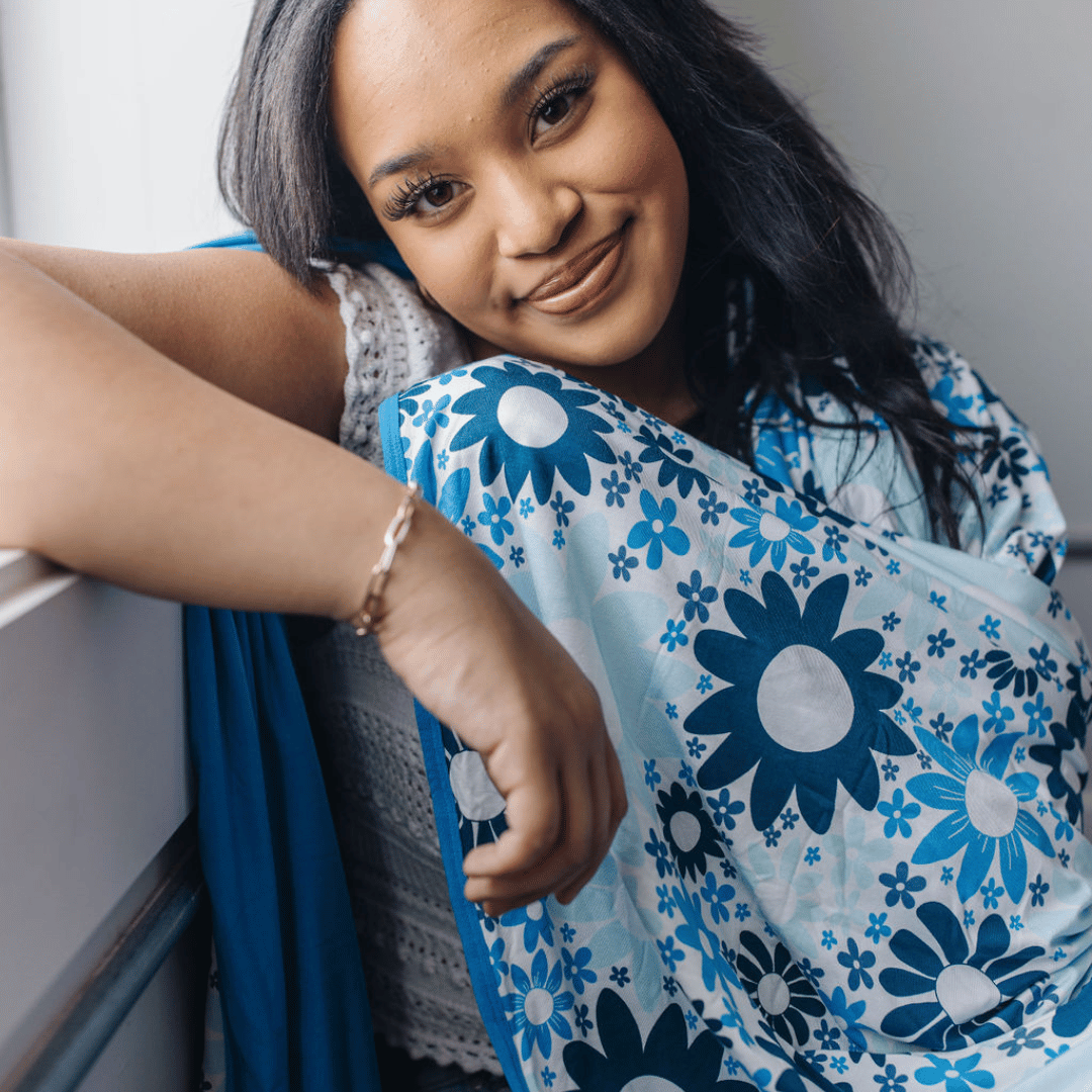 Blue daisy cozy stay at home throw.