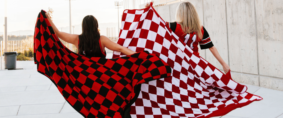 extra-large game day blankets for sports fans and athletes that are stadium approved