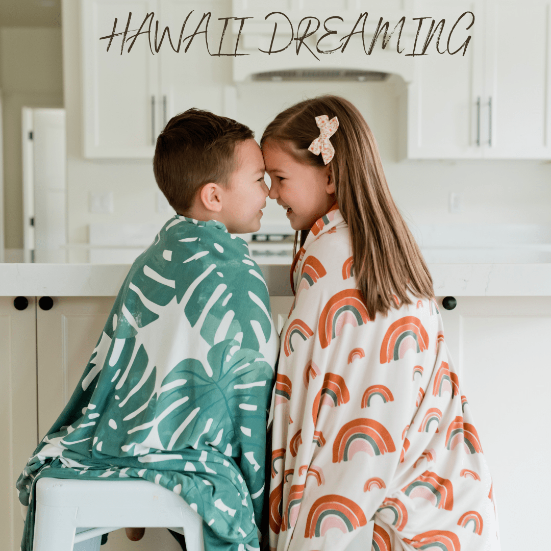 Baby sized blanket dreaming of hawaii throw, modern colorful aesthetic, cute cozy blanket, viral tiktok blanket, guide guide for daughter, mom, aunt, girlfriend, baby.