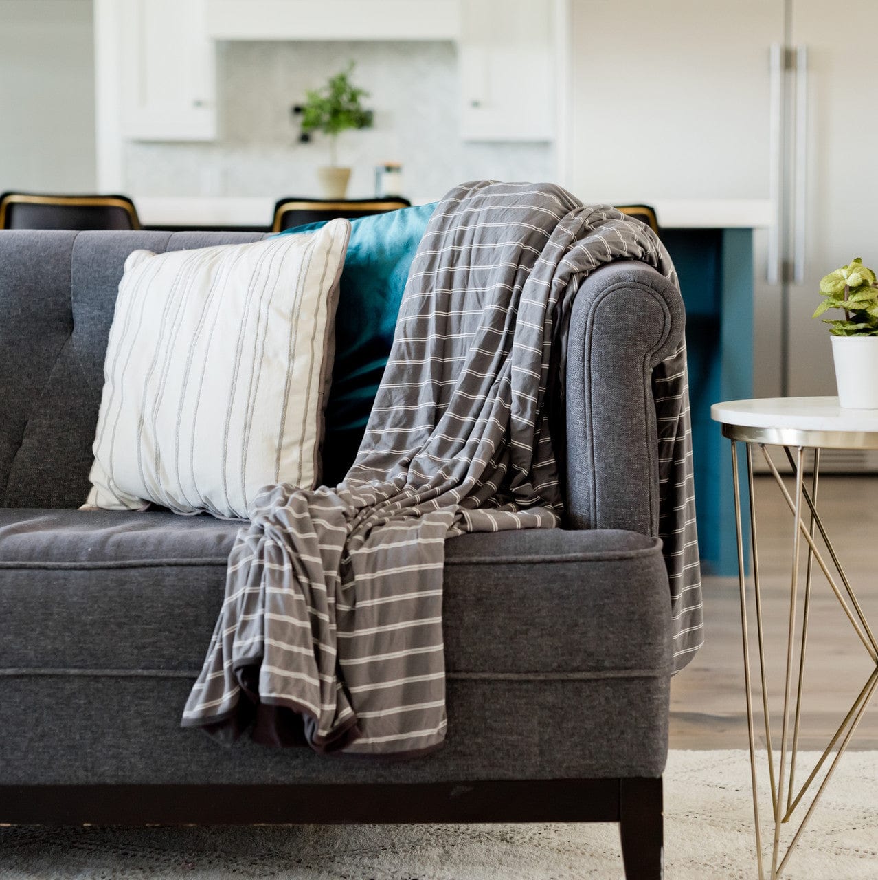 Couch blanket grey striped, neutral color blanket, mdoern aesthetic, best luxury balnket, comfy cozy bedroom.